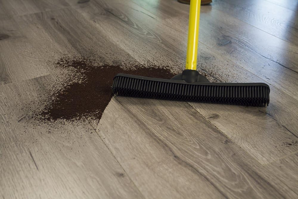 FURemover Rubber Broom